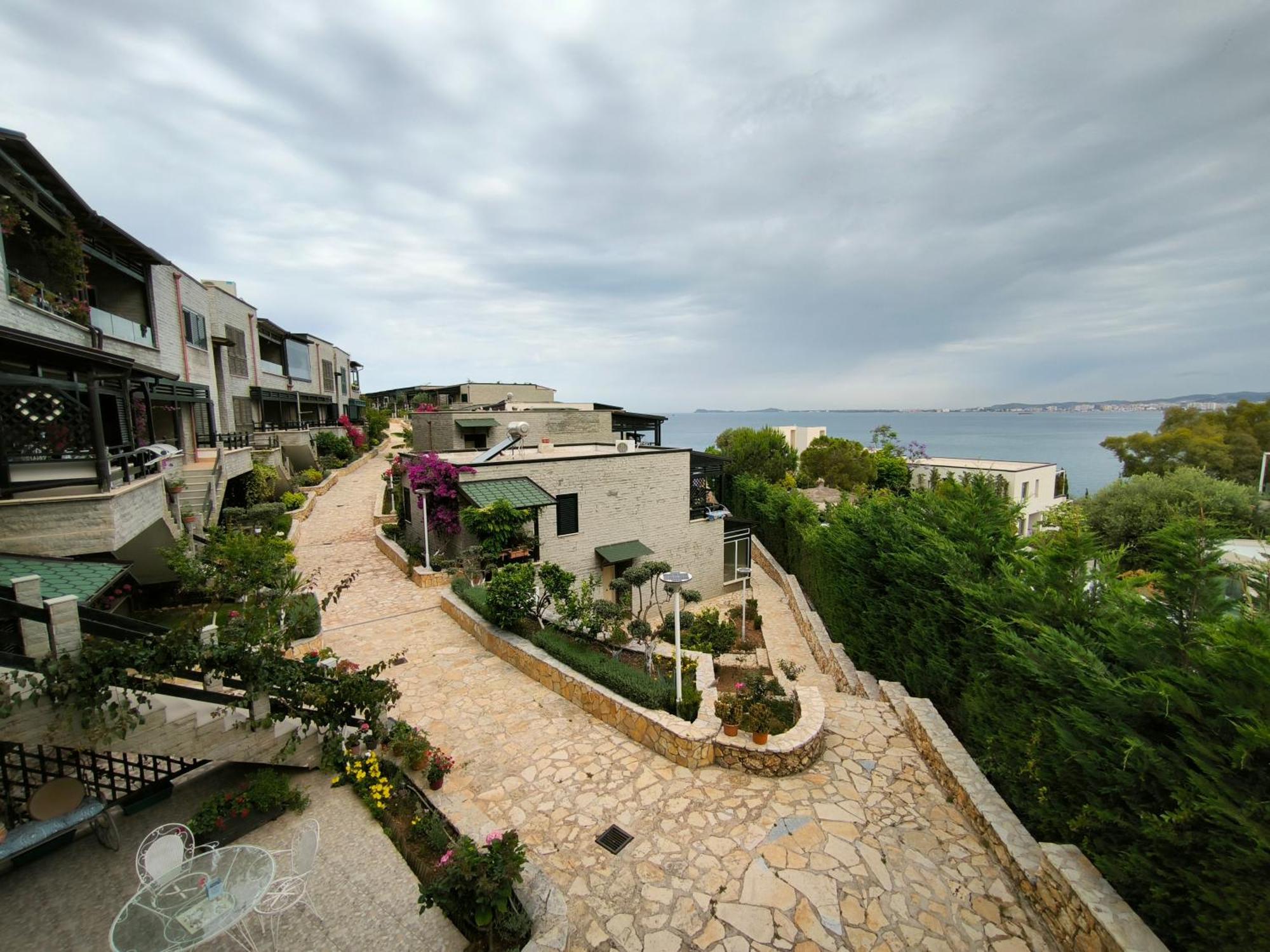 Artemis House * Vlore